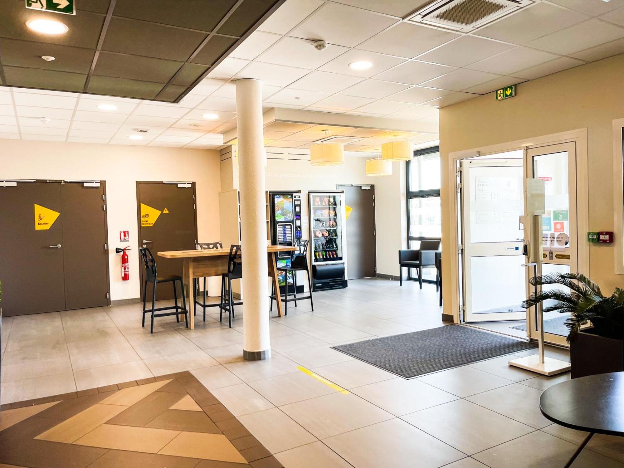 B&B Hotel Montelimar Sud Zewnętrze zdjęcie
